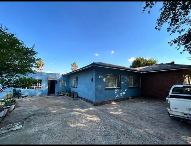 7 BEDROOM HOUSE FOR SALE IN BRENTHURST